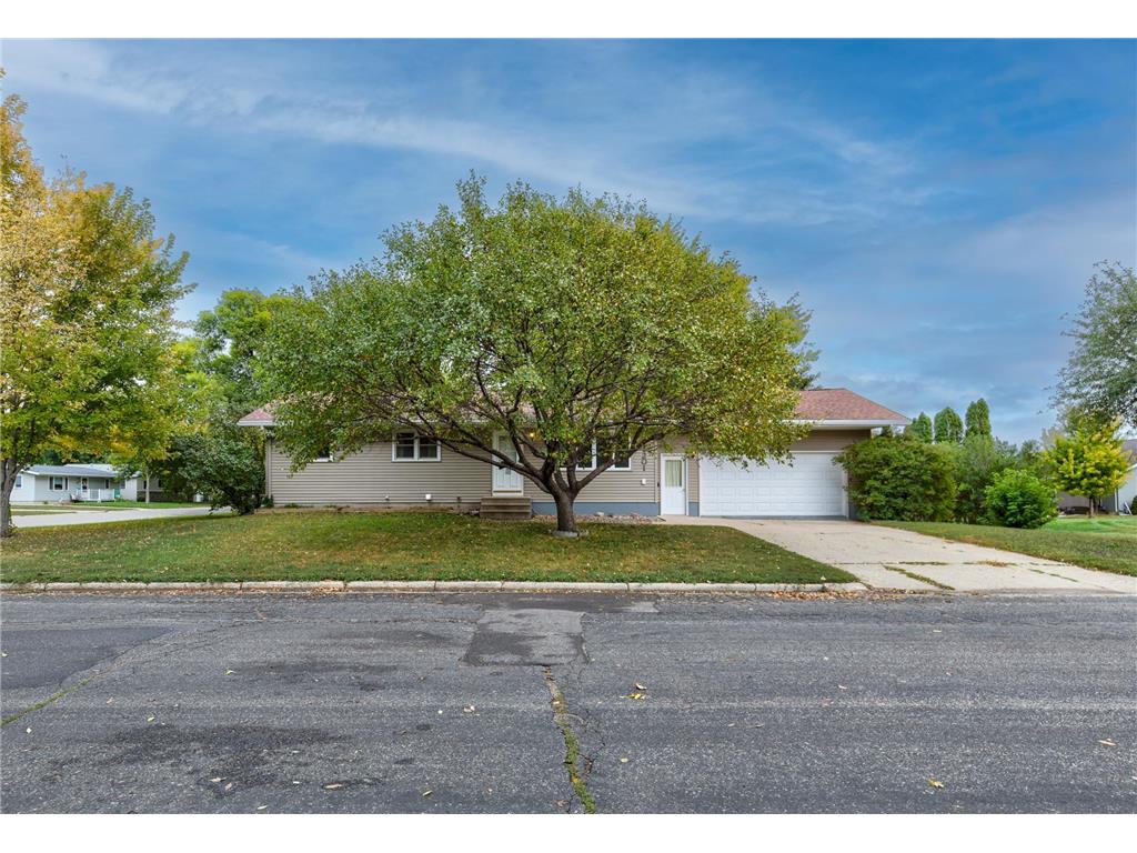 1201 Cheryl Avenue Marshall MN 56258 6438937 image1