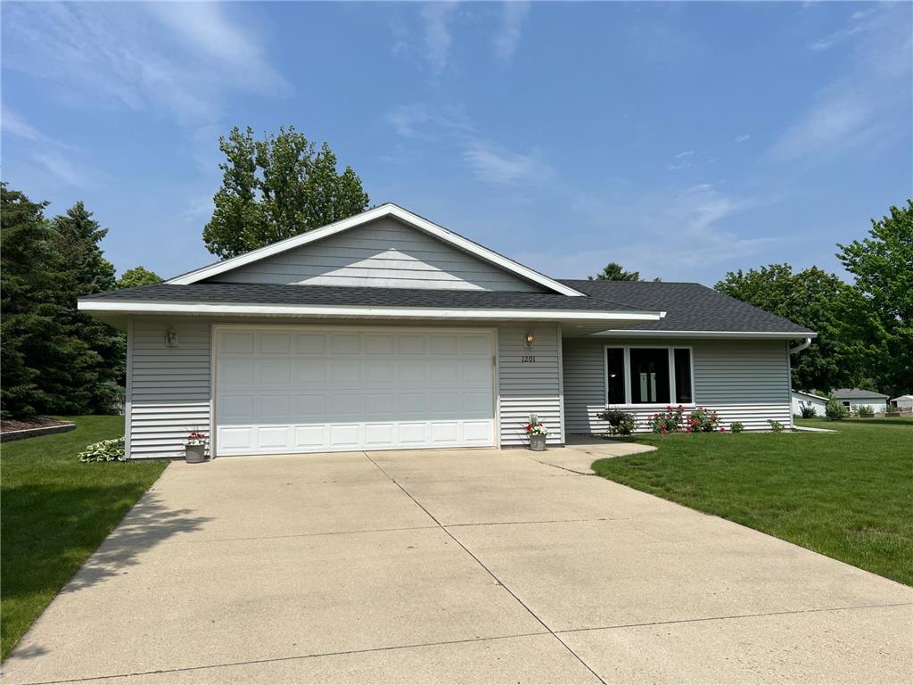 1201 Dana Drive SE, Willmar, MN, 56201 MLS 6383839 Edina Realty