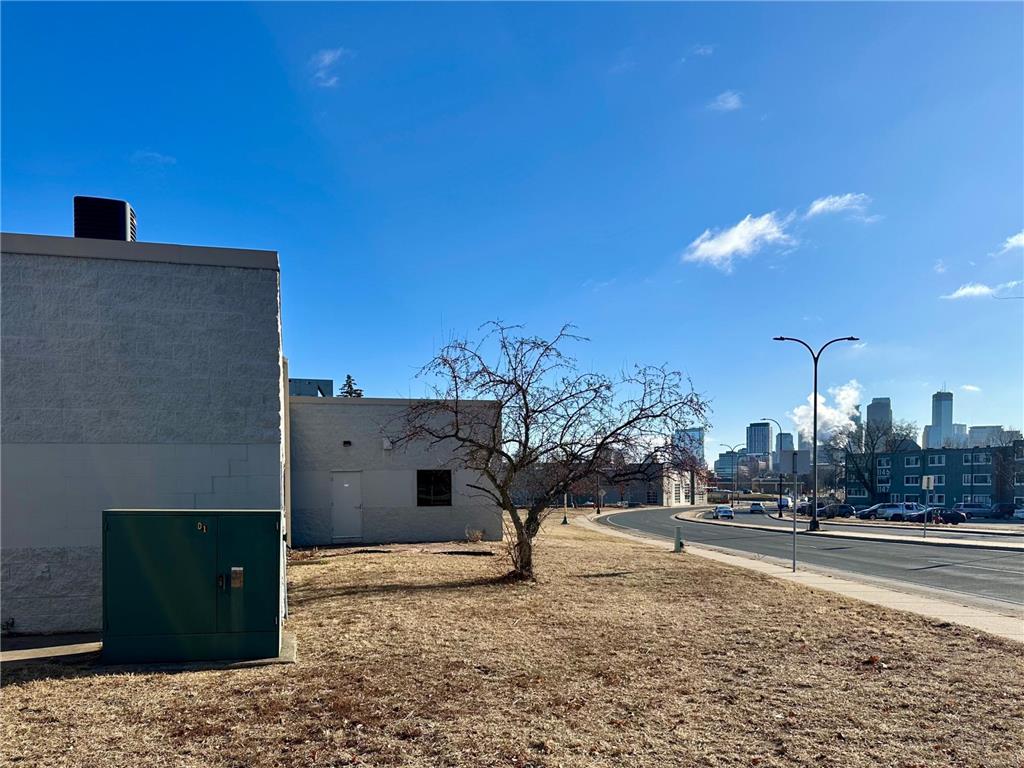 1201 Dupont Avenue N Minneapolis MN 55411 6752184 image2