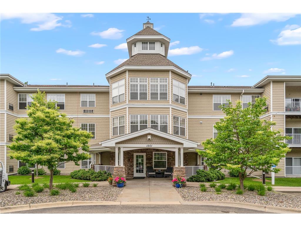 1201 Hadley Avenue N 102, Oakdale, MN, 55128 MLS 6377566 Edina Realty