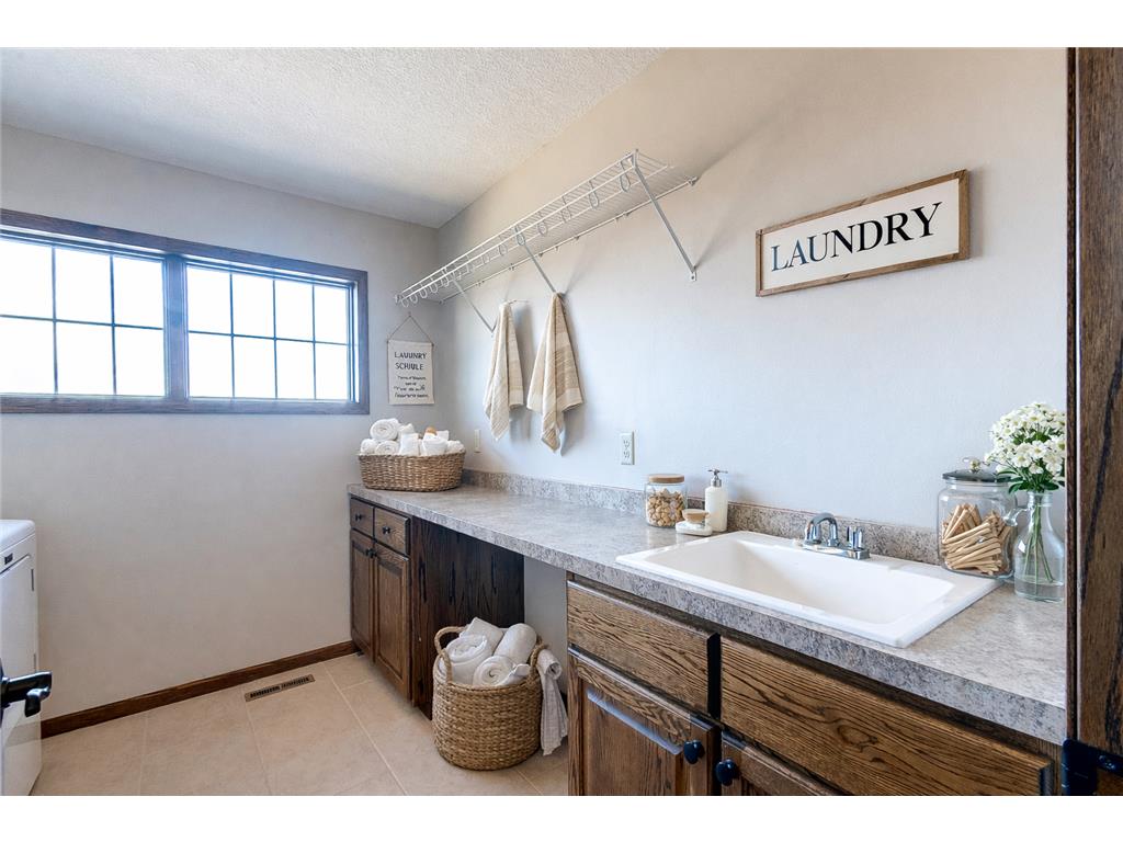 1201 Meadow Street NW Montgomery MN 56069 7017633 image20