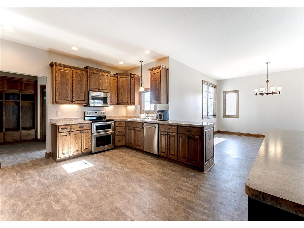 1201 Meadow Street NW Montgomery MN 56069 7017633 image23