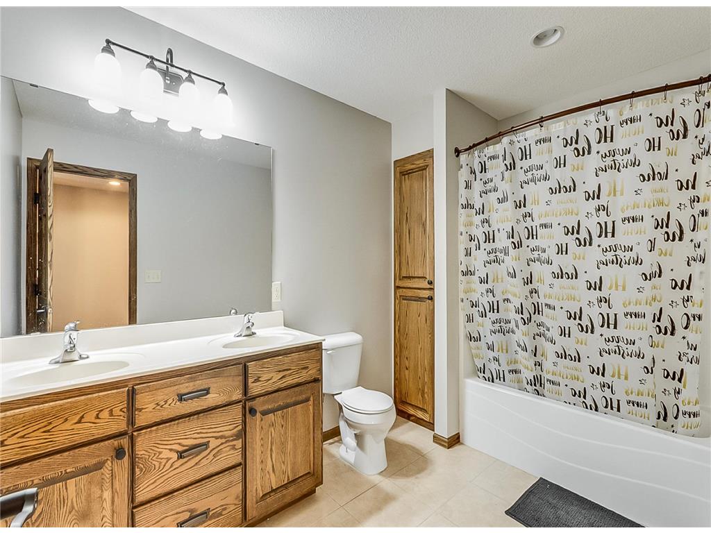 1201 Meadow Street NW Montgomery MN 56069 7017633 image34