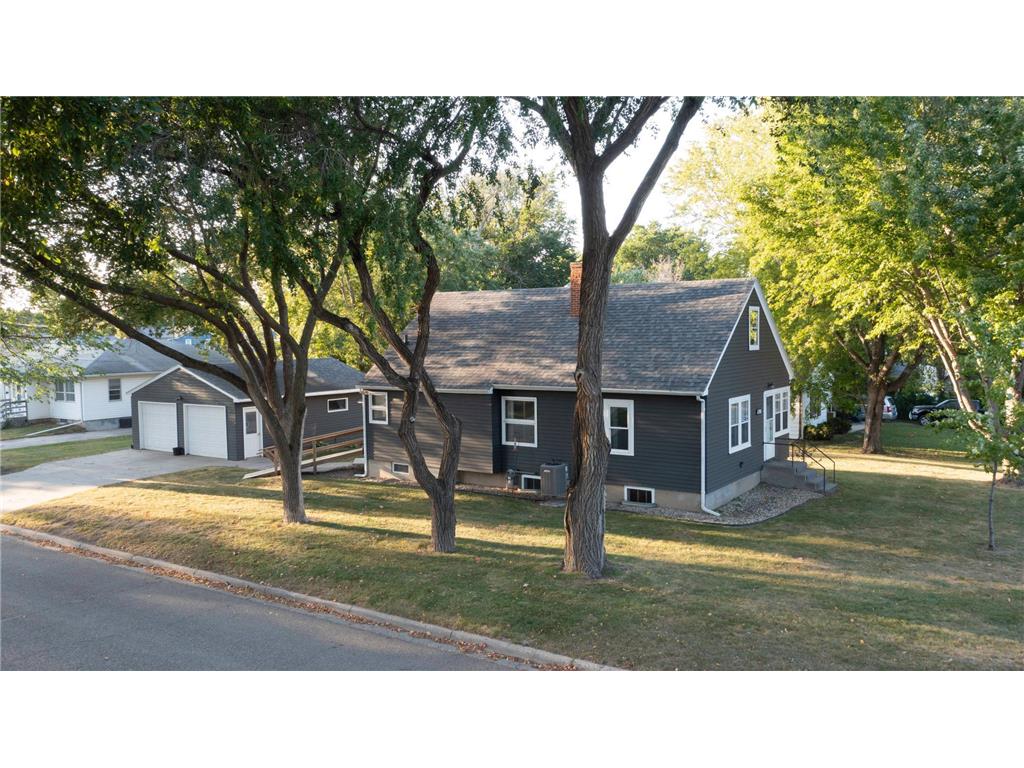 1201 N Cleveland Avenue Fergus Falls MN 56537 6431917 image1