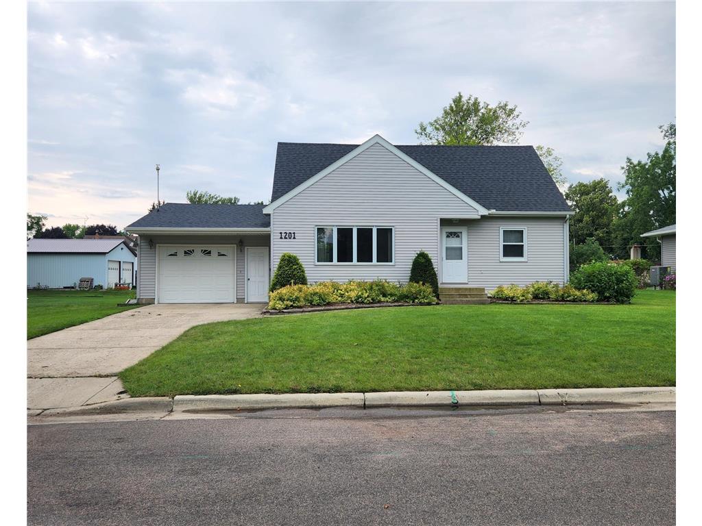 1201 W Park Avenue Olivia MN 56277 6579509 image1