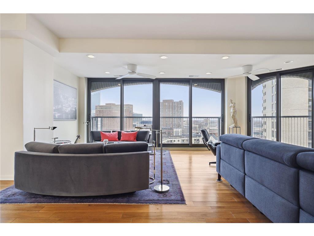 1201 Yale Place #1307 Minneapolis MN 55403 6458322 image1