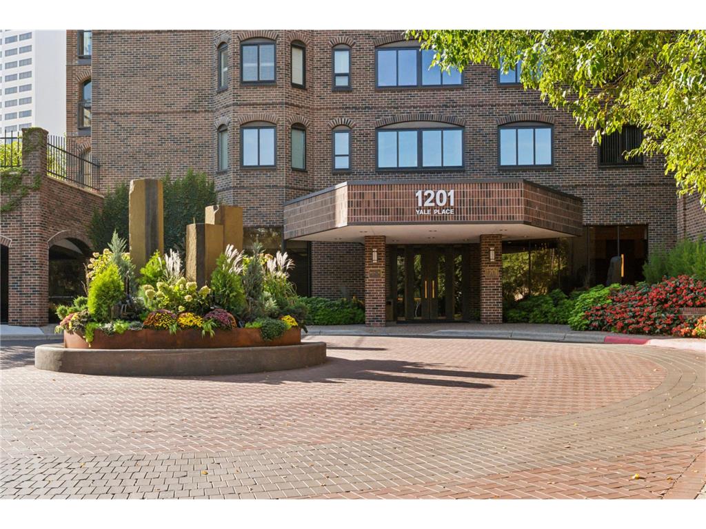 1201 Yale Place #1407 Minneapolis MN 55403 7023899 image1