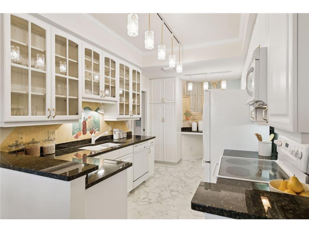 1201 Yale Place #1608 Minneapolis MN 55403 6820614 image16