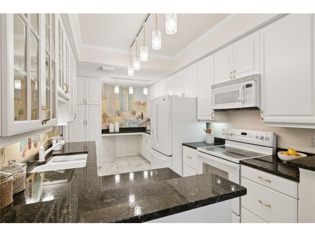 1201 Yale Place #1608 Minneapolis MN 55403 6820614 image18