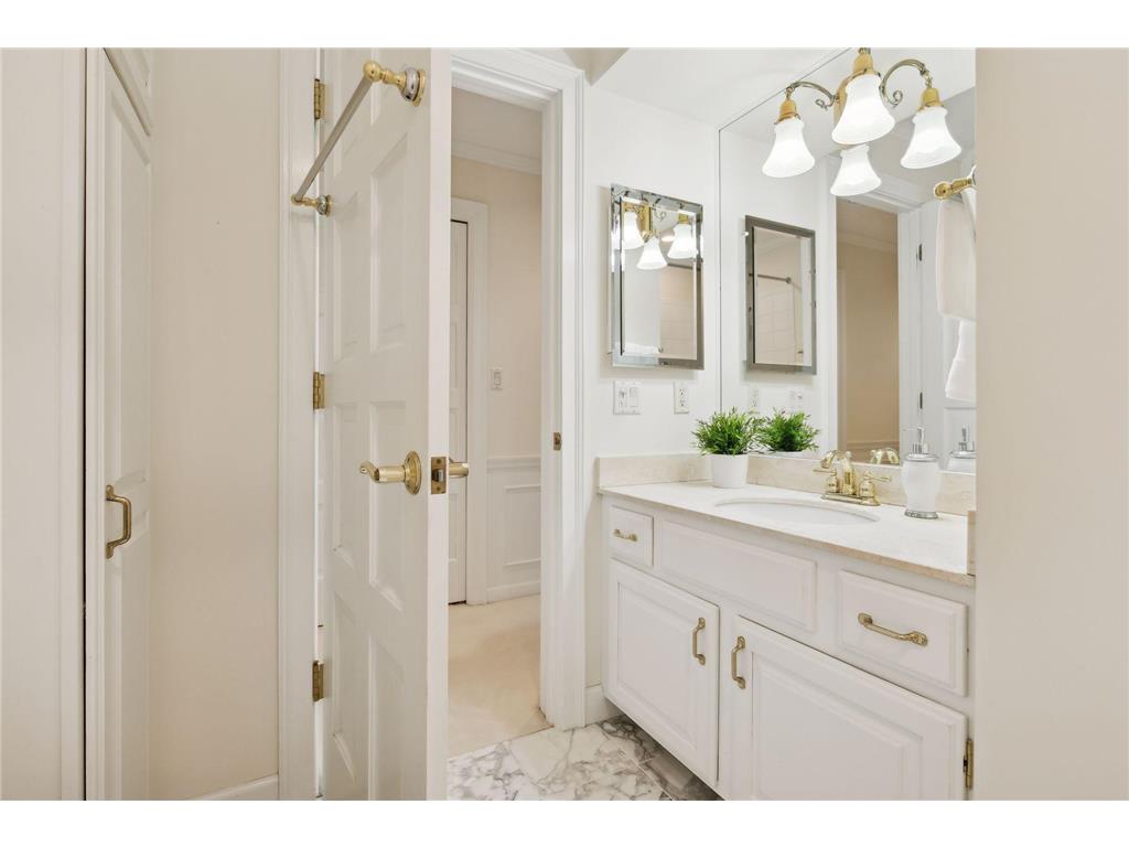 1201 Yale Place #1608 Minneapolis MN 55403 6820614 image37