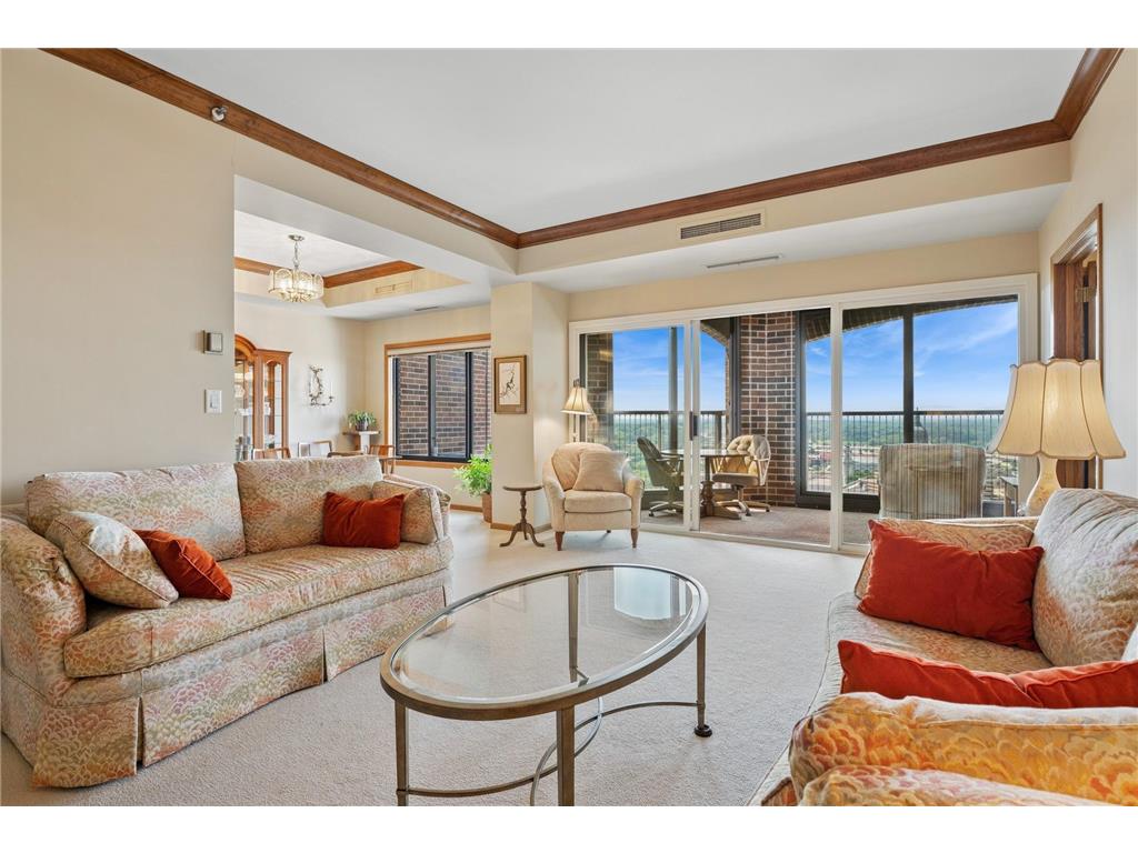 1201 Yale Place #2004 Minneapolis MN 55403 6761645 image1