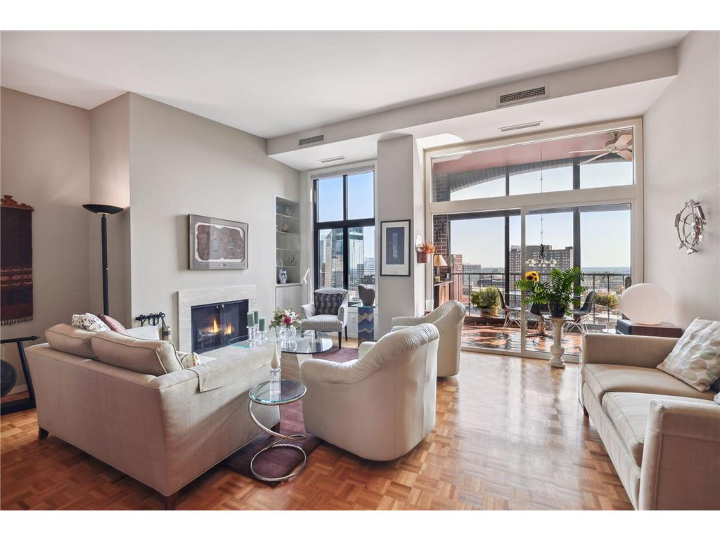 1201 Yale Place #2007 Minneapolis MN 55403 6270288 image1