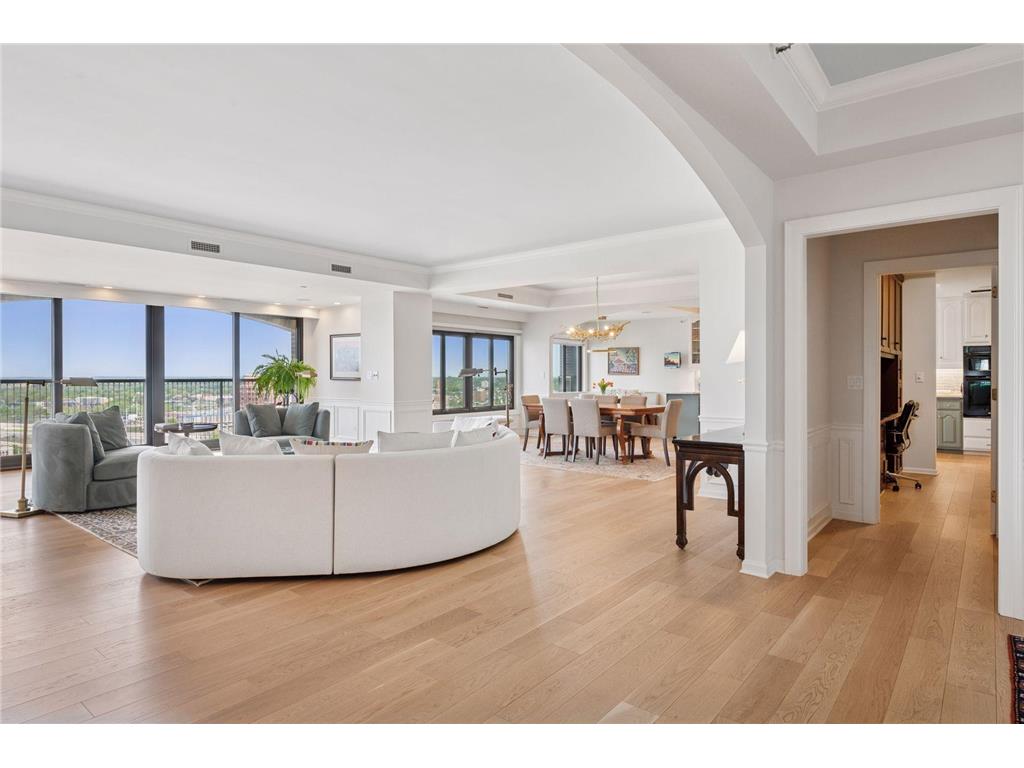 1201 Yale Place #2102 Minneapolis MN 55403 7025539 image3