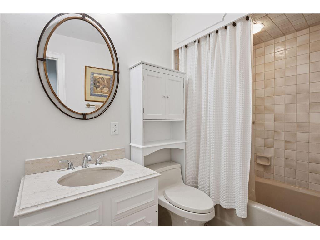 1201 Yale Place #2102 Minneapolis MN 55403 7025539 image43