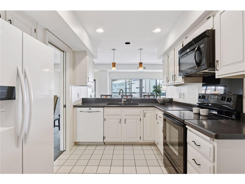 1201 Yale Place #407 Minneapolis MN 55403 7012734 image10