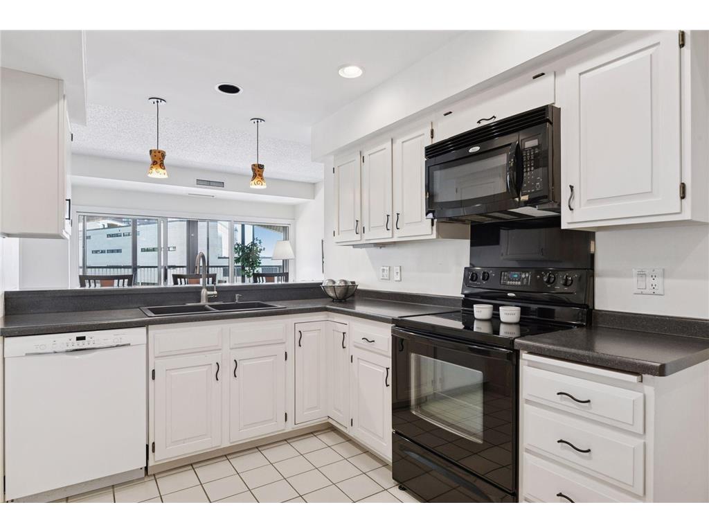 1201 Yale Place #407 Minneapolis MN 55403 7012734 image11