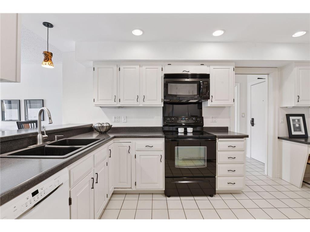 1201 Yale Place #407 Minneapolis MN 55403 7012734 image9