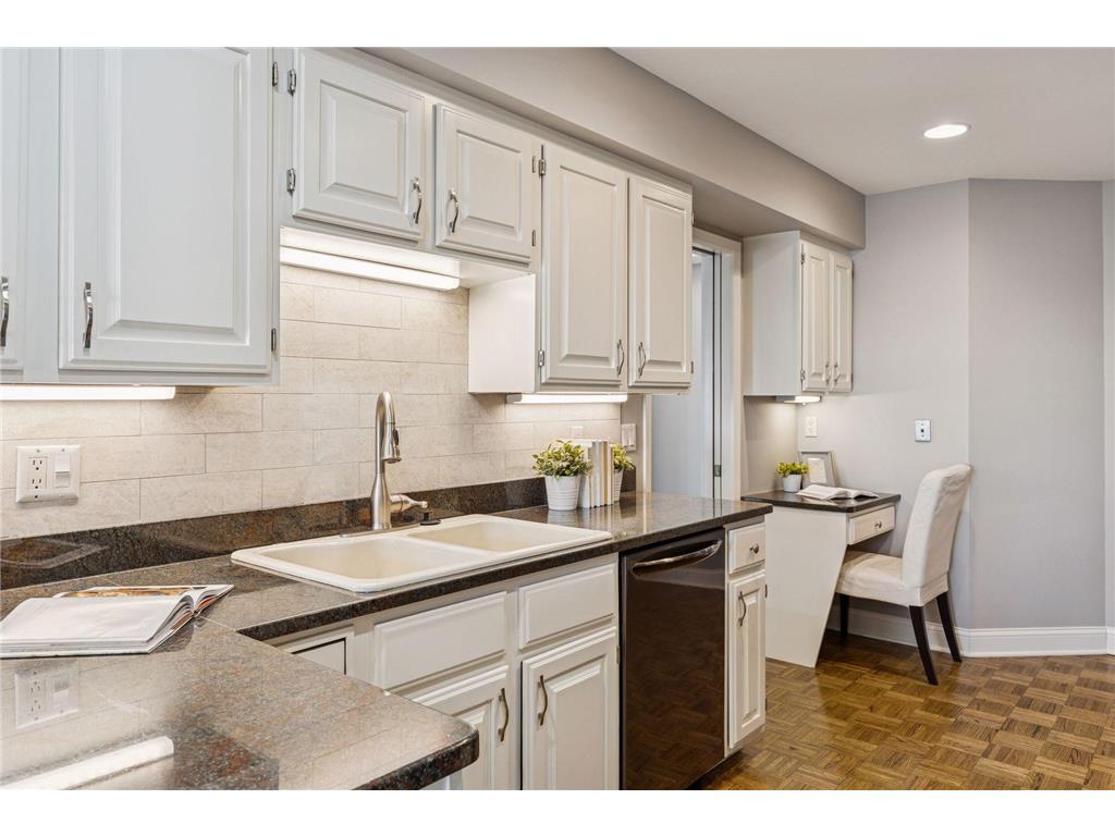 1201 Yale Place #608 Minneapolis MN 55403 7020002 image17