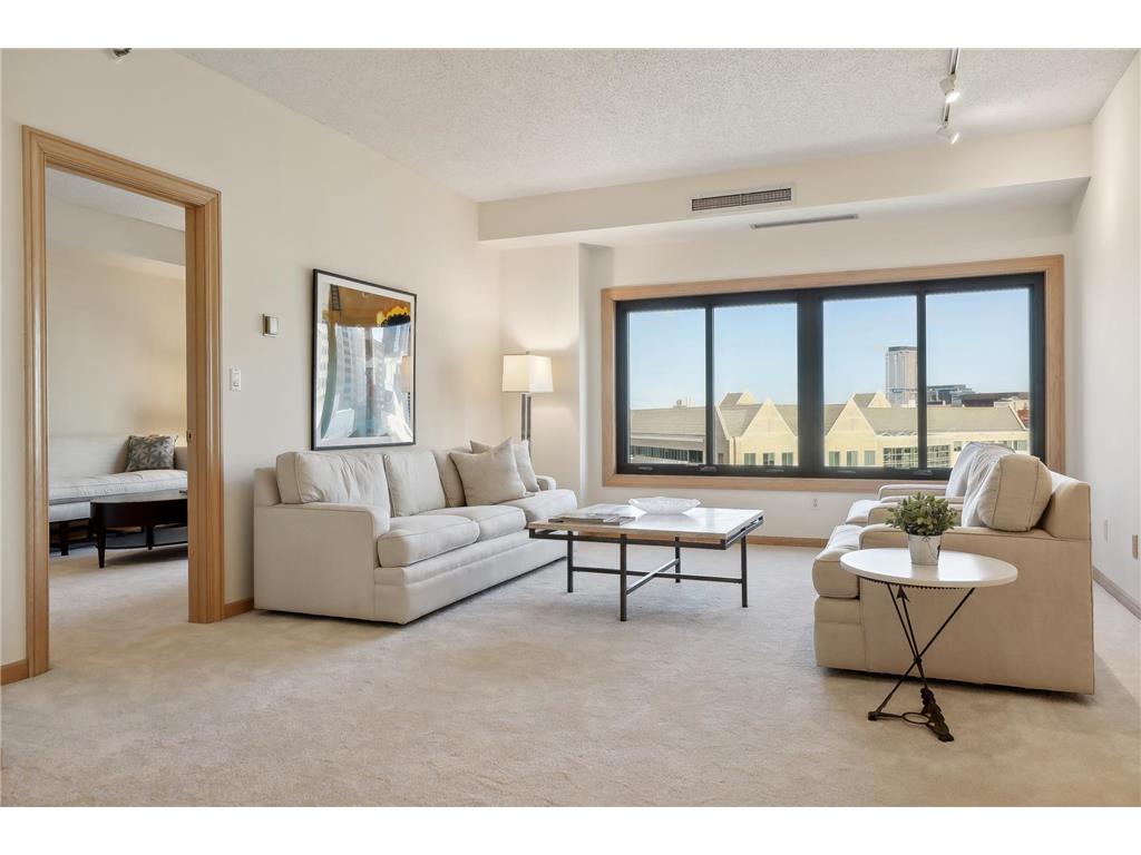 1201 Yale Place #611 Minneapolis MN 55403 6506392 image1