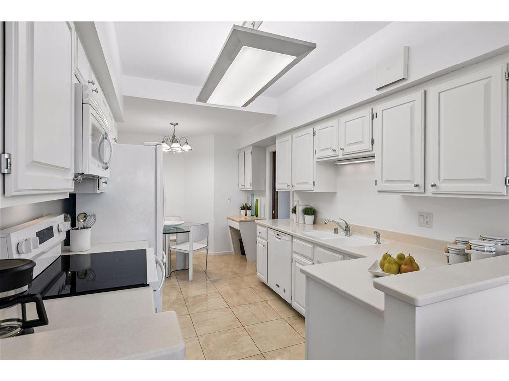 1201 Yale Place #809 Minneapolis MN 55403 7077441 image8