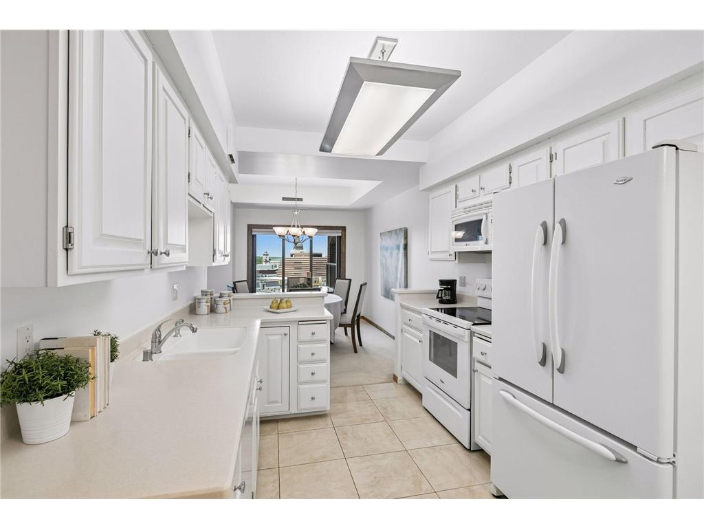 1201 Yale Place #809 Minneapolis MN 55403 7077441 image9