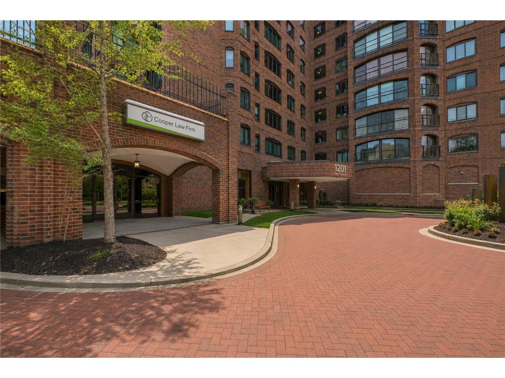 1201 Yale Place #A100 Minneapolis MN 55403 6804921 image1