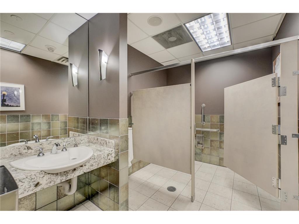 1201 Yale Place #A100 Minneapolis MN 55403 6804921 image25