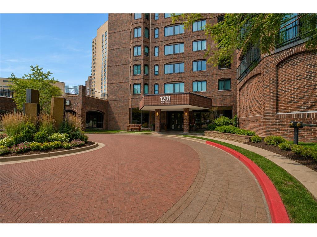 1201 Yale Place #A100 Minneapolis MN 55403 6804921 image43