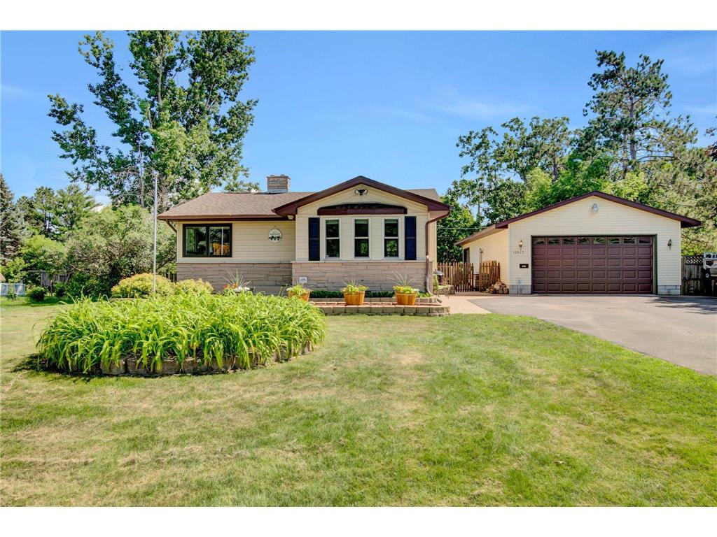 12017 Lindstrom Lane, Lindstrom, MN 55045 MLS 6222483 Edina Realty