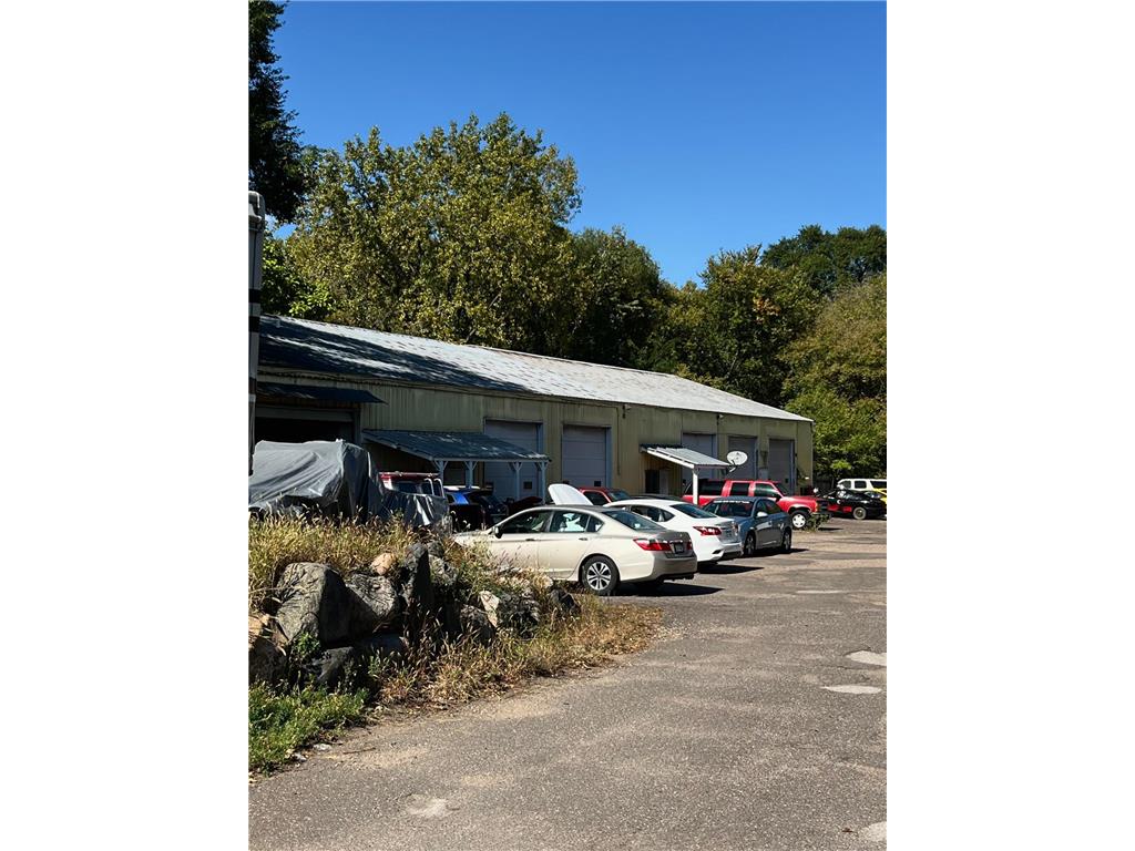 1201x Frost Avenue Maplewood MN 55109 6676354 image2