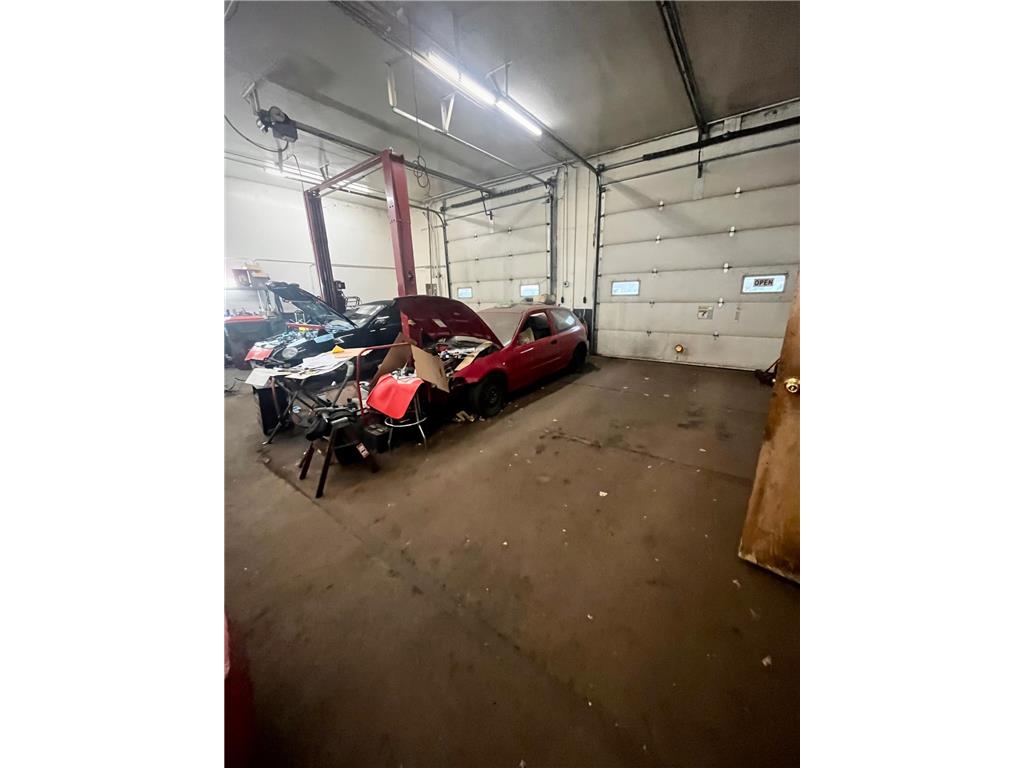 1201x Frost Avenue Maplewood MN 55109 6676354 image3