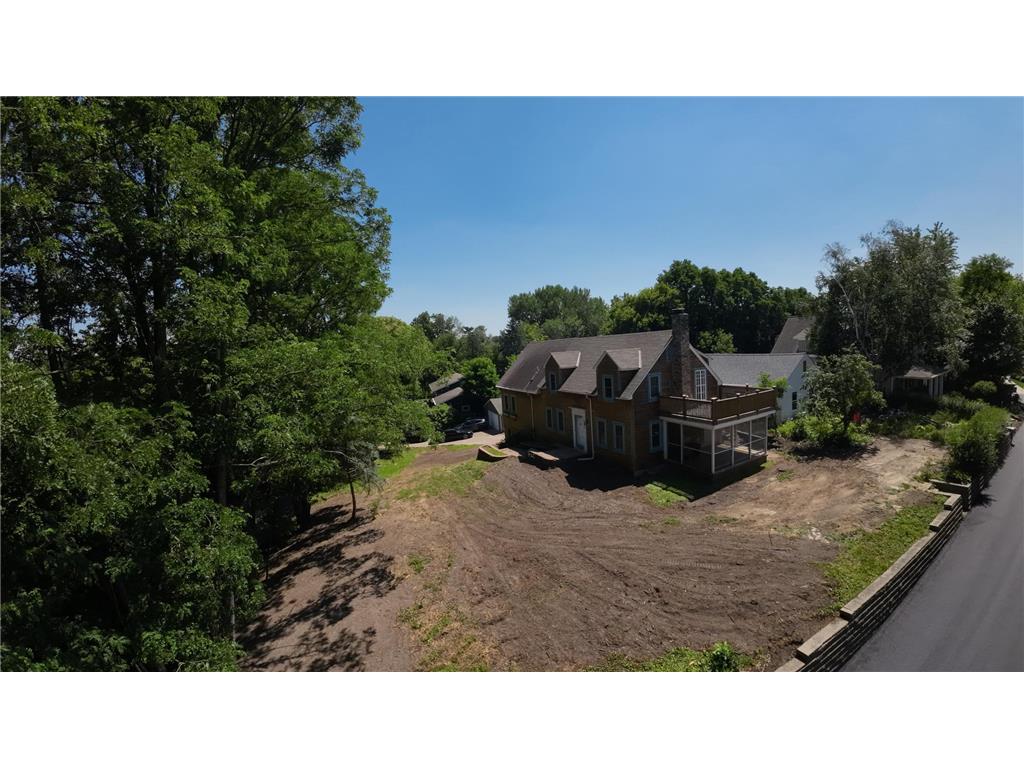 1202 La Salle Street Wayzata MN 55391 6774970 image34