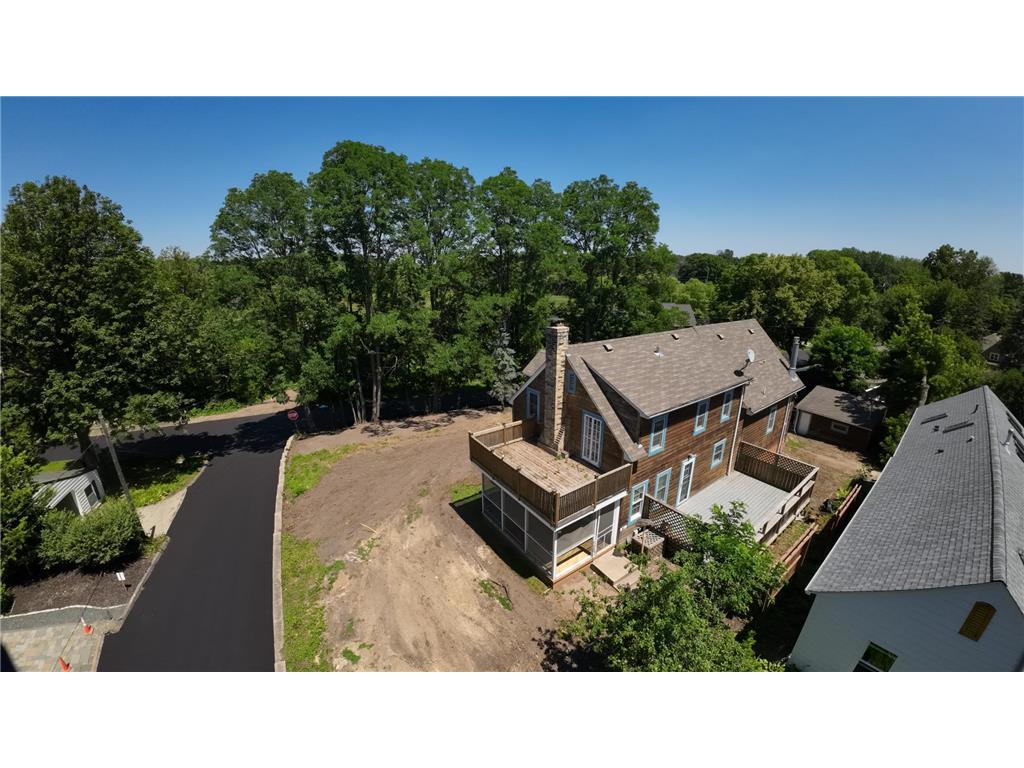 1202 La Salle Street Wayzata MN 55391 6774970 image35