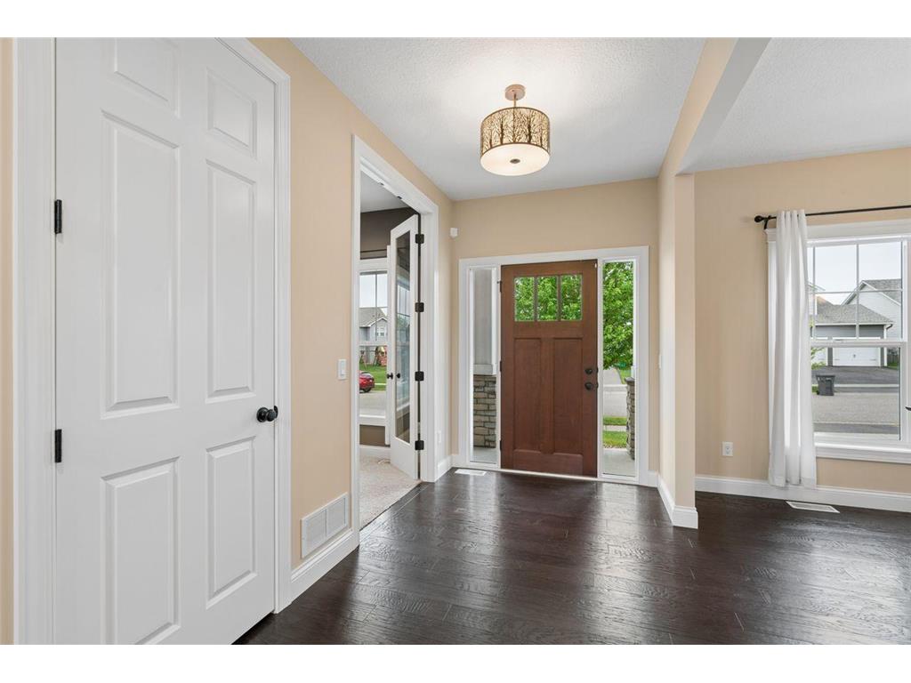 1202 Rosemary Lane Chaska MN 55318 7075107 image4