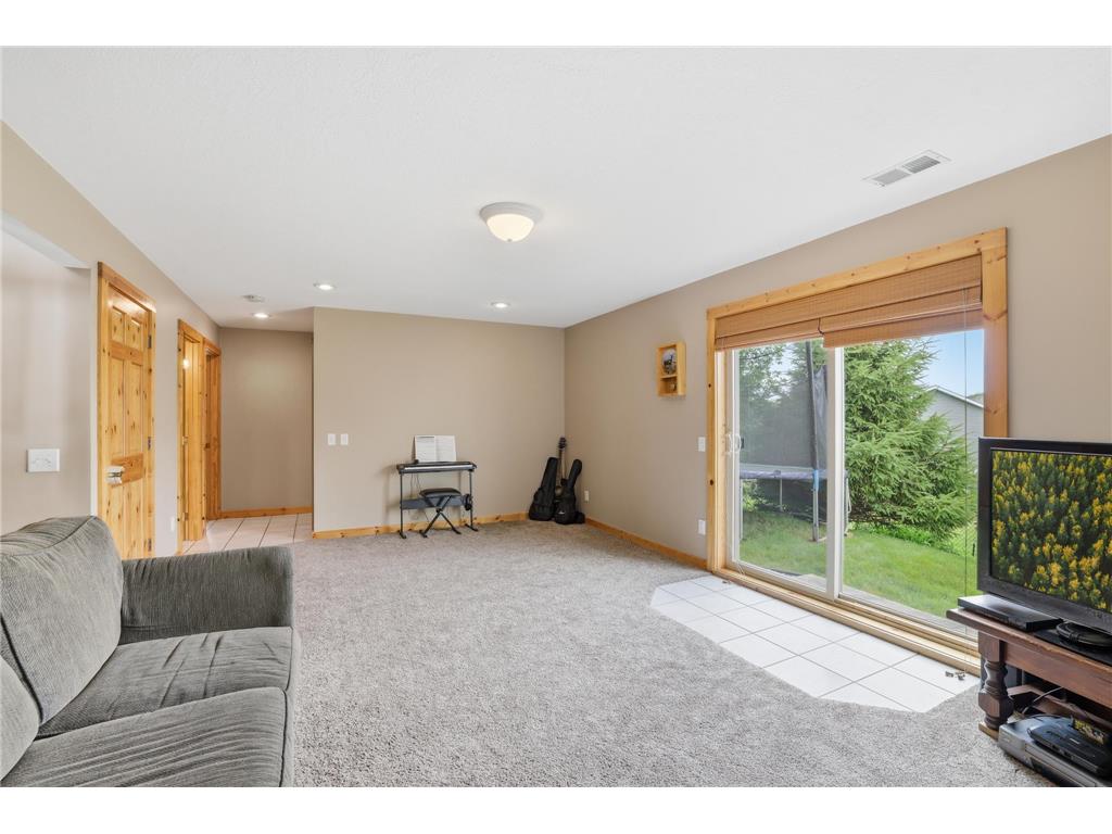 1202 Sunset Boulevard NW Montgomery MN 56069 7093164 image18