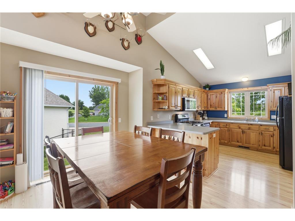 1202 Sunset Boulevard NW Montgomery MN 56069 7093164 image5