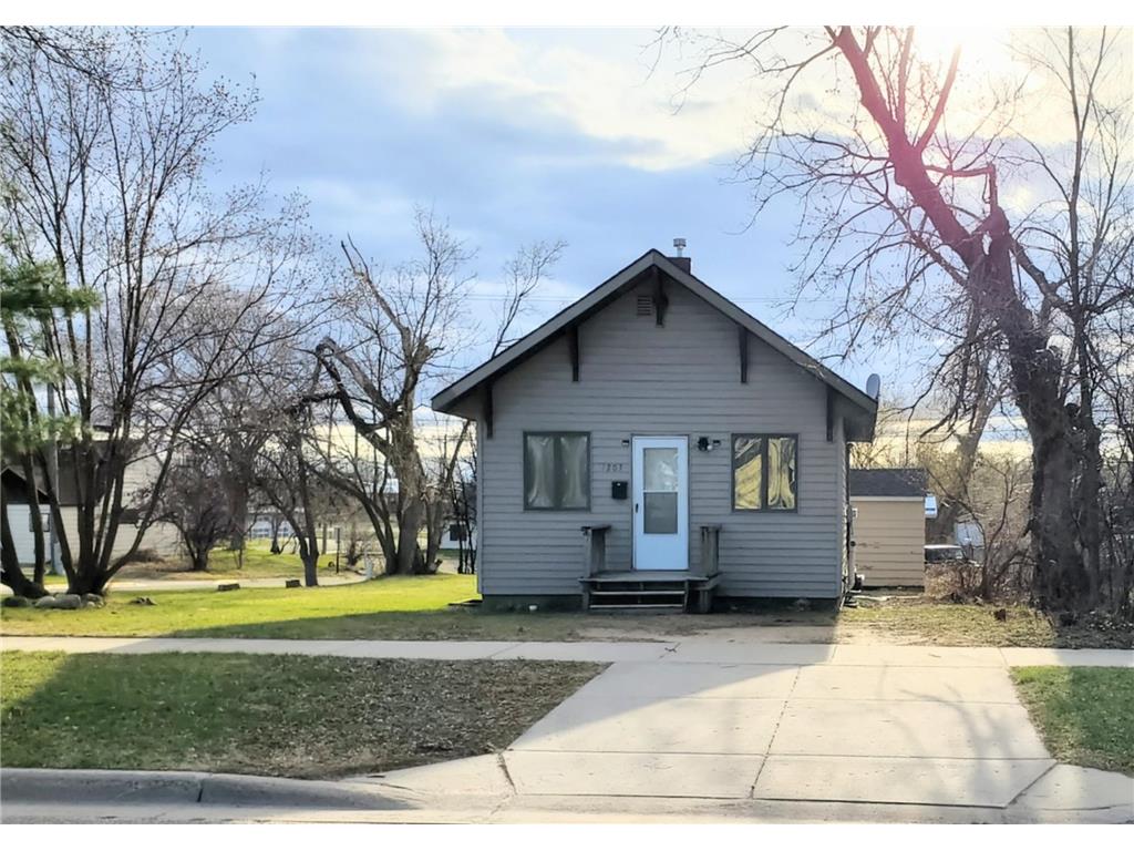 1203 America Avenue NW Bemidji MN 56601 7065665 image1