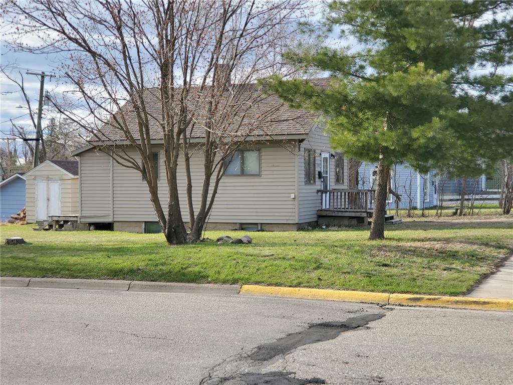 1203 America Avenue NW Bemidji MN 56601 7065665 image4