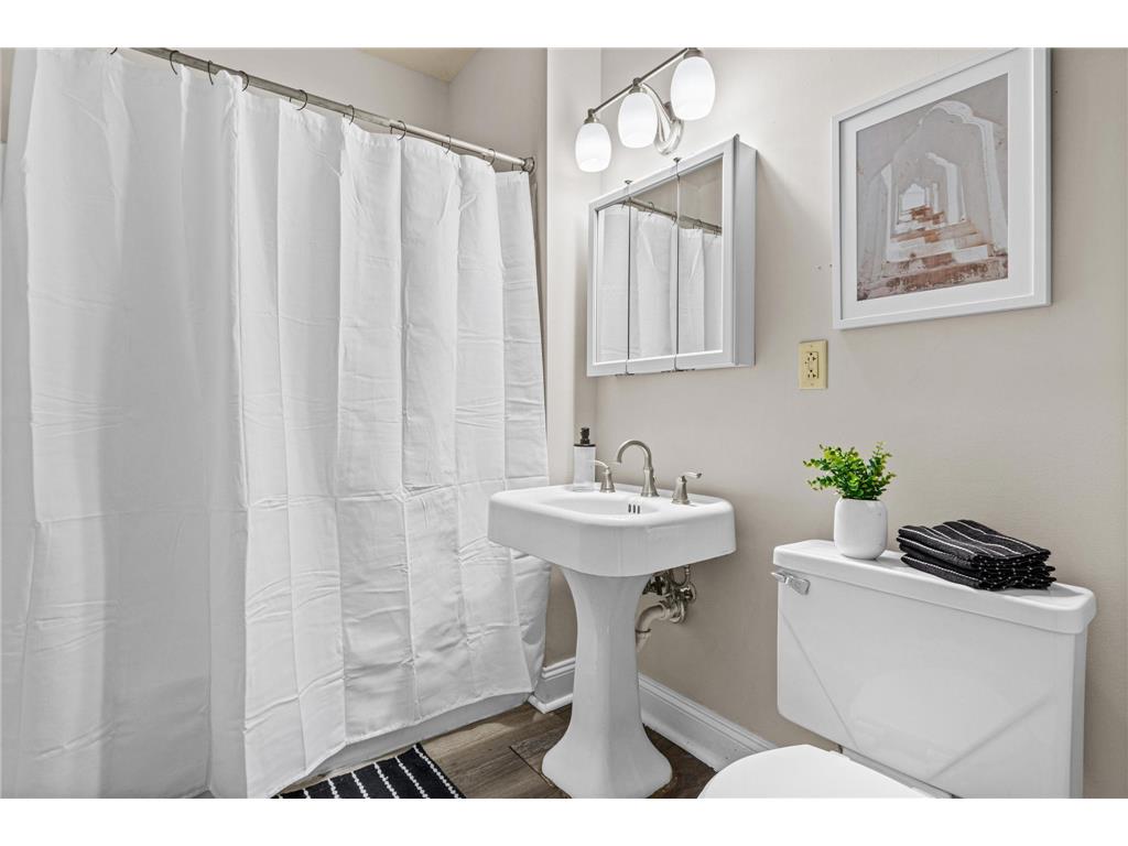 1203 Morgan Avenue N Minneapolis MN 55411 7075273 image31