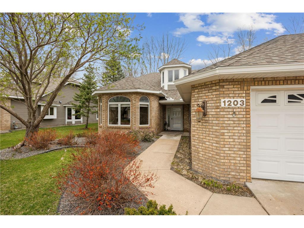 1203 Silverthorn Court Shoreview MN 55126 MLS: 6473401 Edina Realty 1203 Silverthorn Court Shoreview MN 55126 MLS: 6473401 Edina Realty