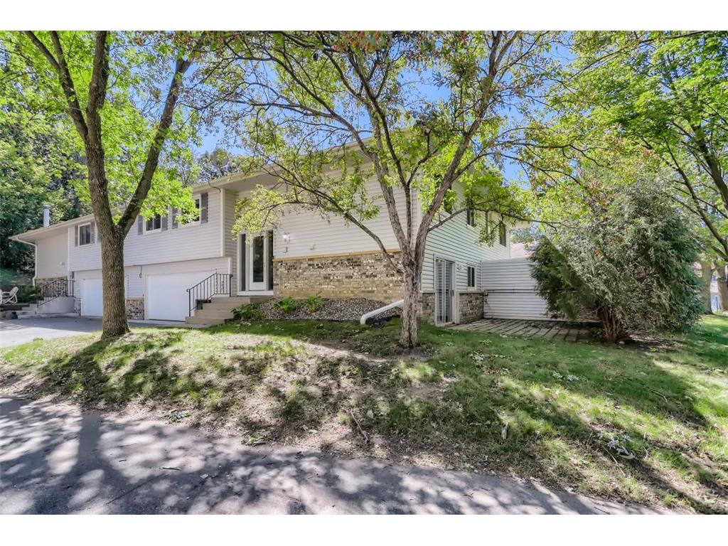 1203 Timbershore Lane, Eagan, MN 55123 MLS 6255882 Edina Realty