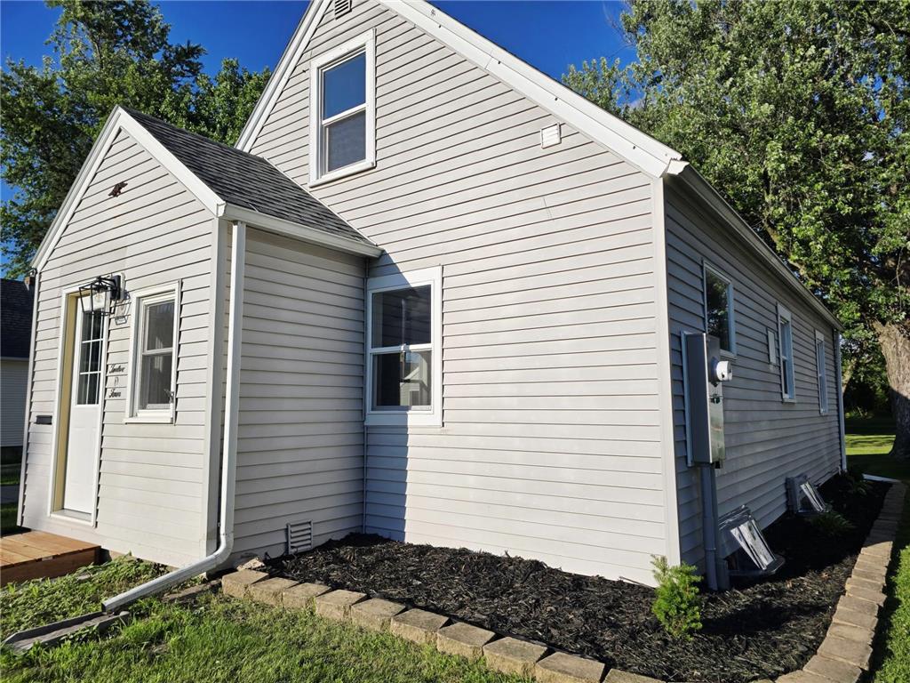 1204 10th Street NE Austin MN 55912 6747244 image1