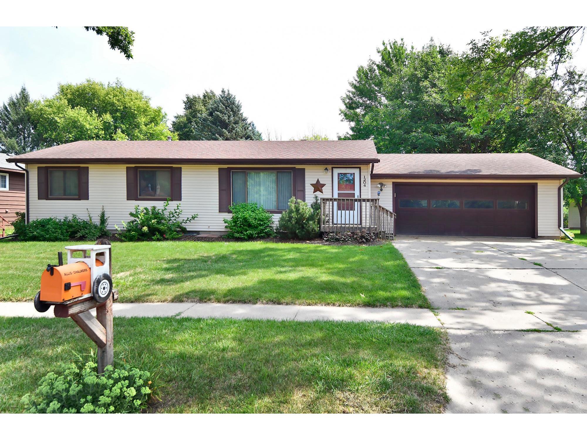 1204 2nd Street NW, Waseca, MN 56093 MLS 6028555 Edina Realty