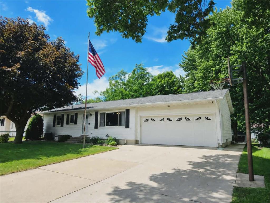 1204 8th Street SE Waseca MN 56093 7089460 image1