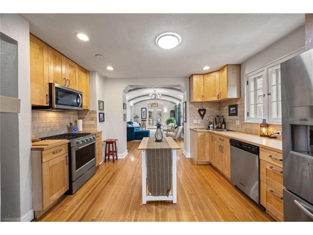 1204 Cedar Lake Road S Minneapolis MN 55416 7036250 image18