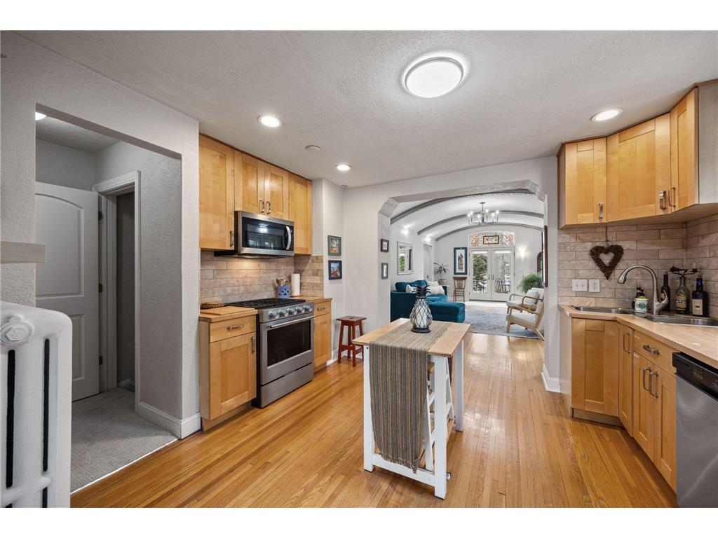 1204 Cedar Lake Road S Minneapolis MN 55416 7036250 image22