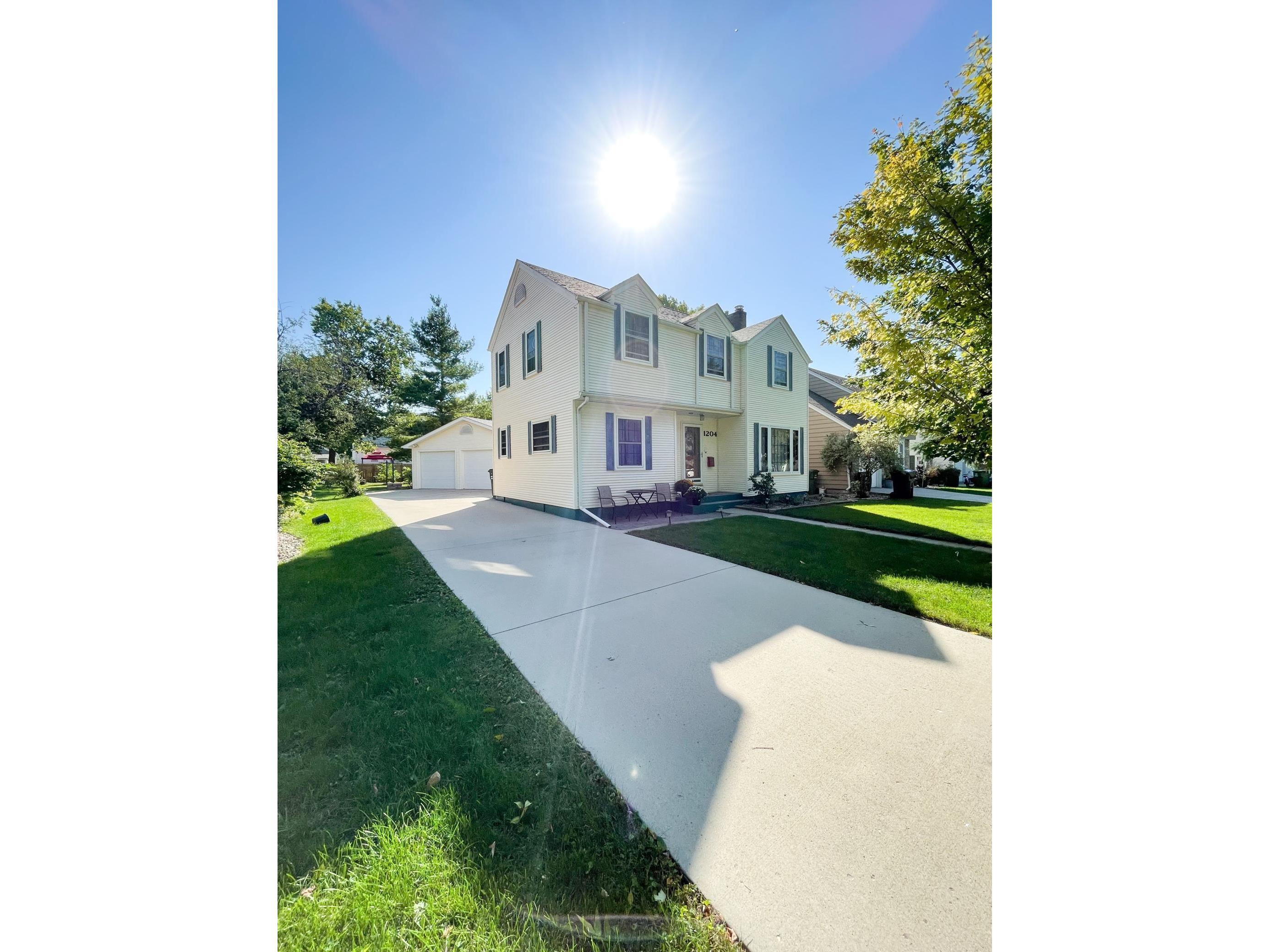 1204 Smith Avenue, Worthington, MN 56187 MLS 6101185 Edina Realty