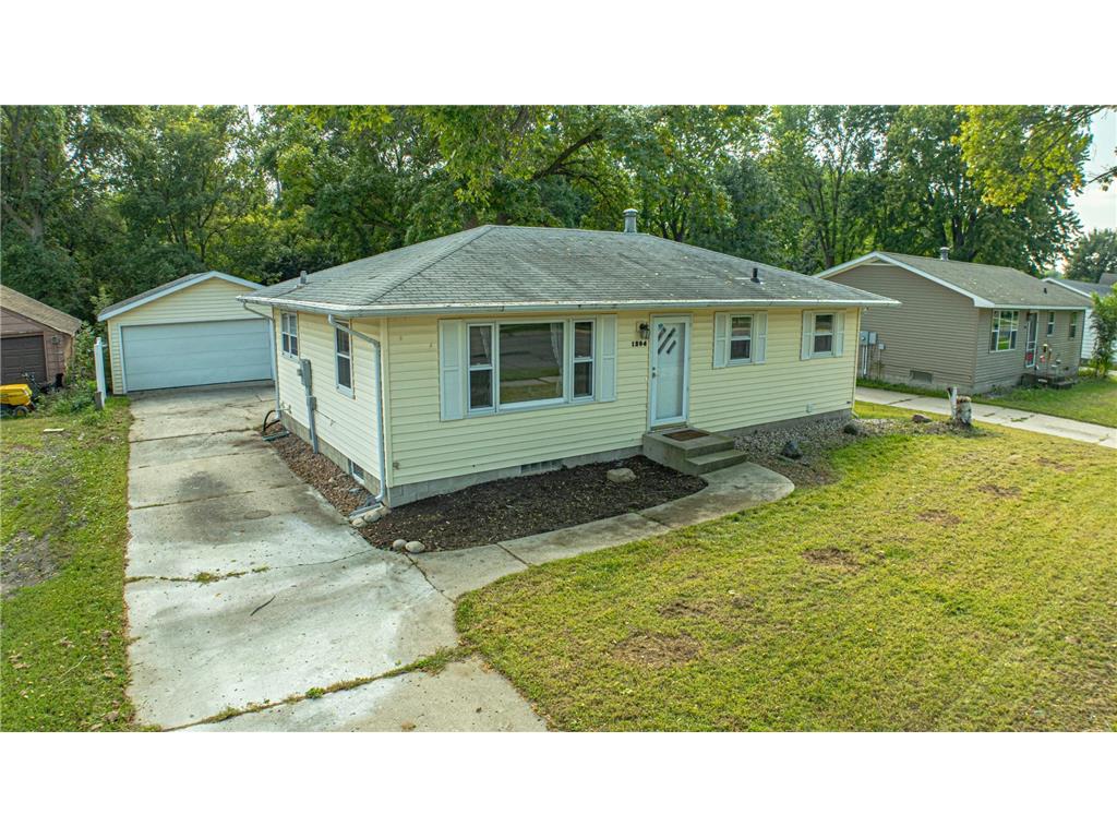 1204 Trott Avenue SE Willmar MN 56201 6761478 image1