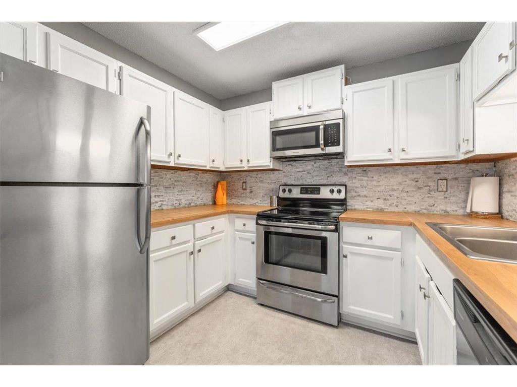 1205 63rd Lane Brooklyn Center MN 55430 7108221 image10