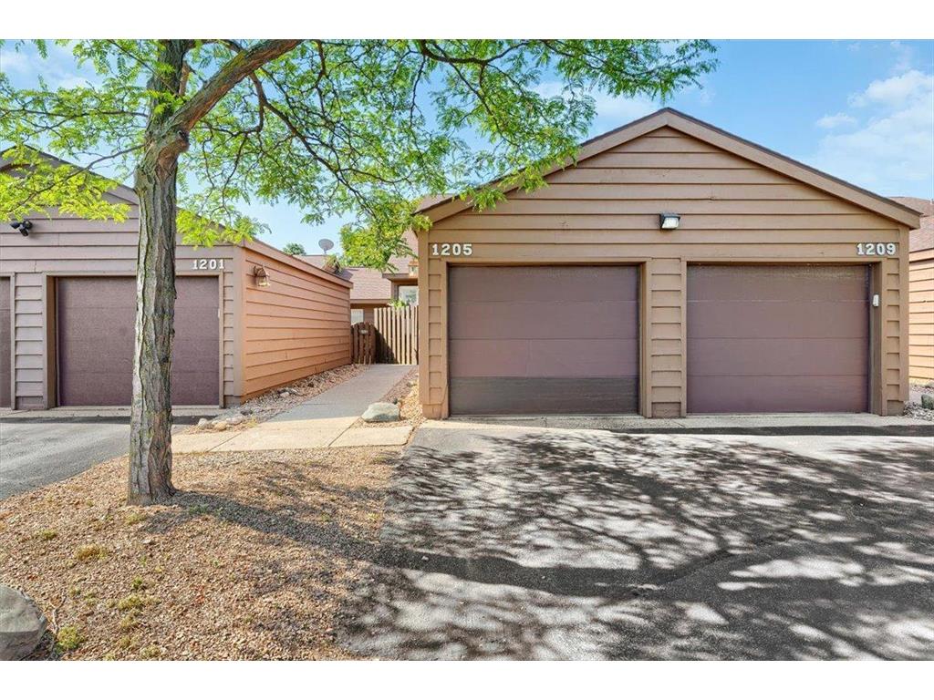 1205 63rd Lane Brooklyn Center MN 55430 7108221 image3